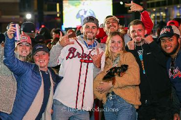 Braves fans Imitate Player in Braves Country