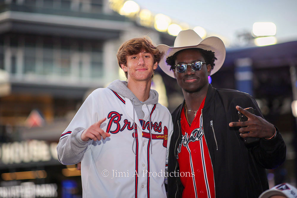 Braves Fans Above the Crowd