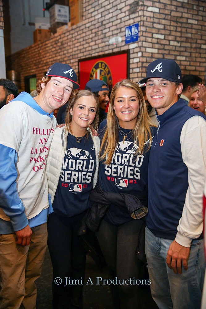 Braves World Series Fans Pose