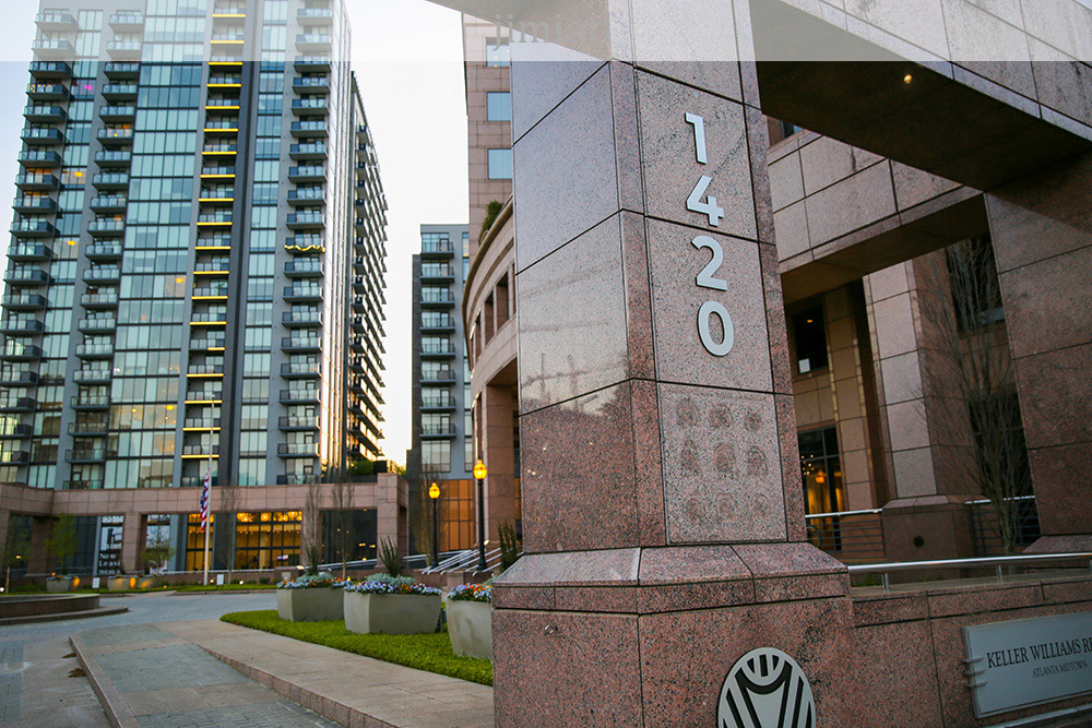 Commercial Building Entrance at 1420 Peachtree