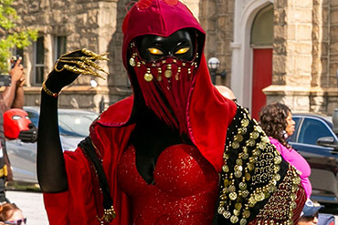 Amazing in Red at Dragon Con